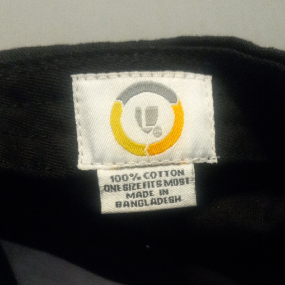 Final Price! Mecum Black and Red Hat - Picture 3 of 3